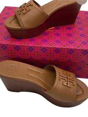 Tory Burch size 7 Tan Leather Logo Platform Wedge Sandals -original box/dustbag